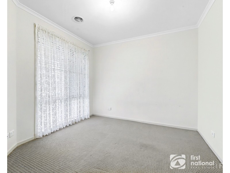 27 Violet Way, Cranbourne VIC 3977