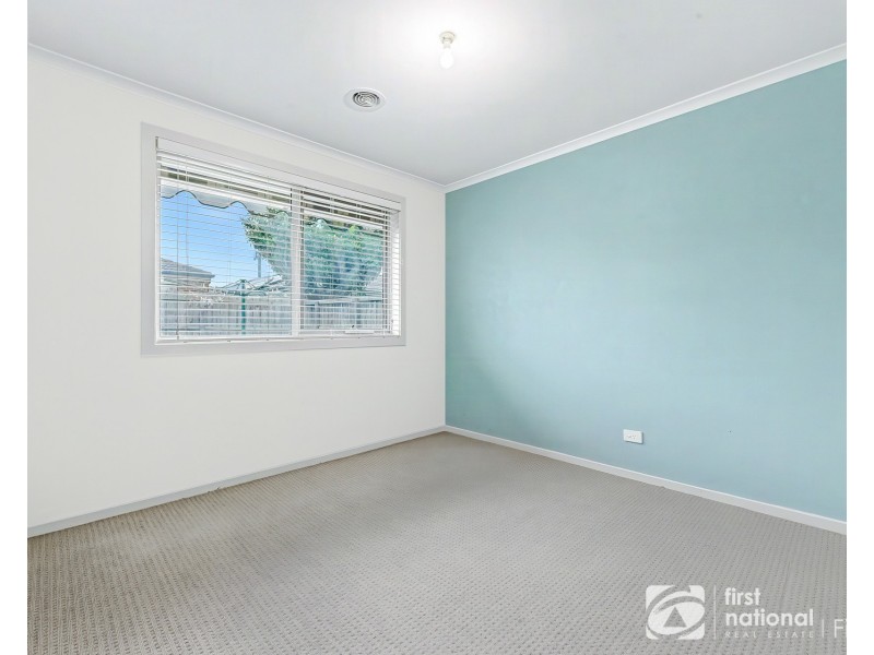 27 Violet Way, Cranbourne VIC 3977