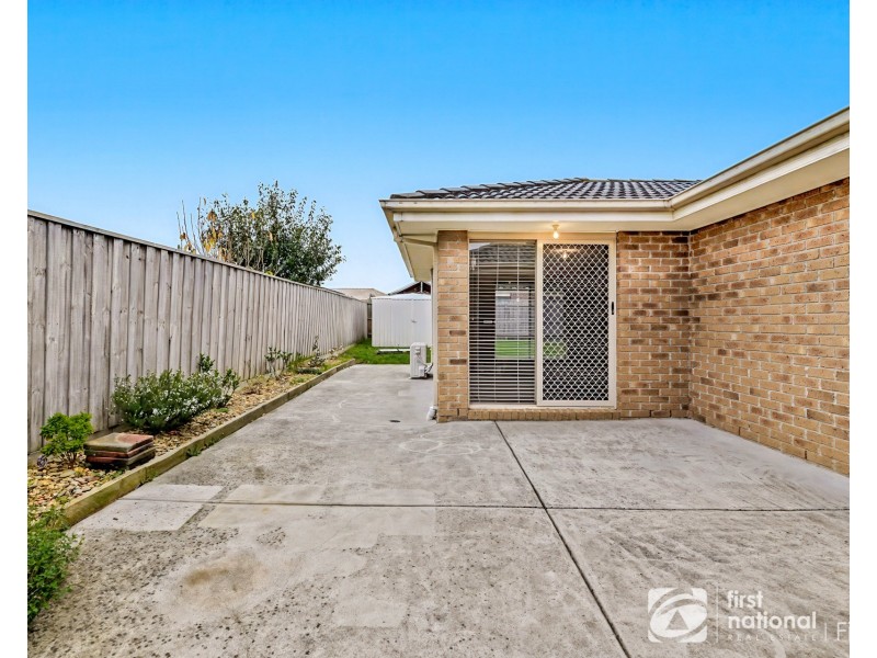 27 Violet Way, Cranbourne VIC 3977