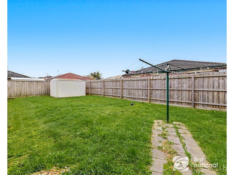 27 Violet Way, Cranbourne VIC 3977