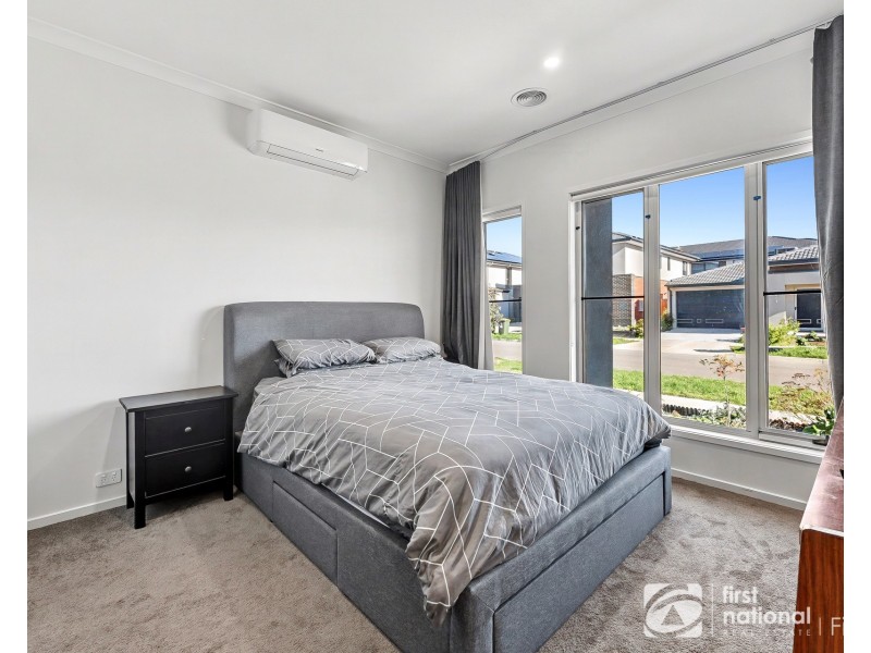 13 Bambusa Way, Clyde North VIC 3978