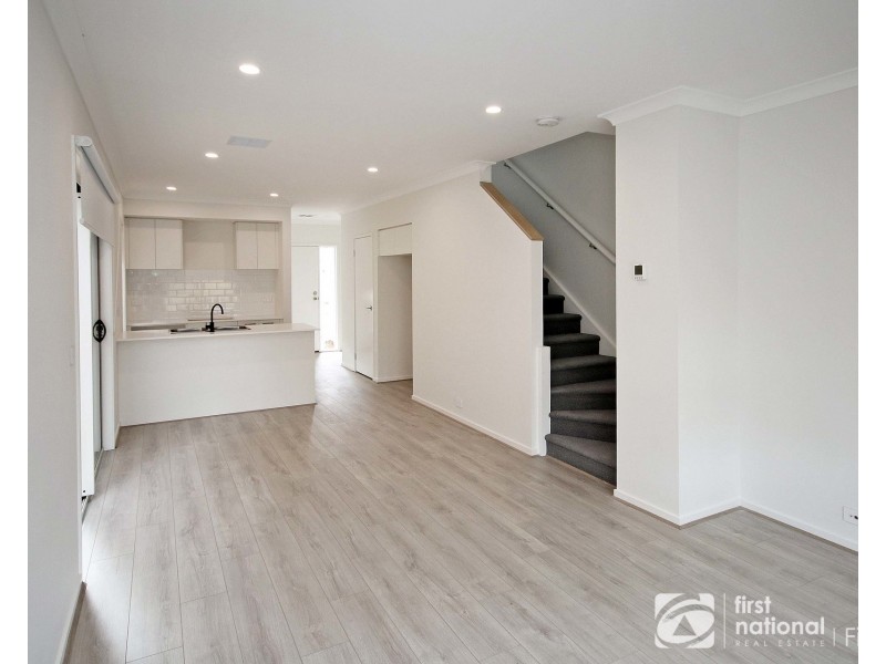 16 Lapis Street, Clyde VIC 3978