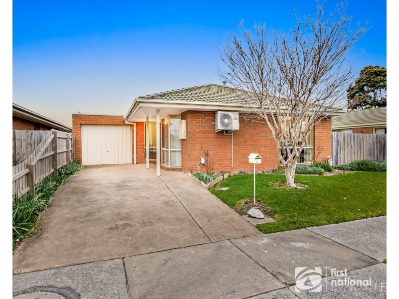 2/11 Rachel Drive, Cranbourne VIC 3977
