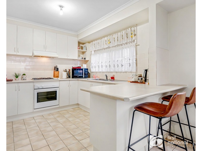 2/11 Rachel Drive, Cranbourne VIC 3977
