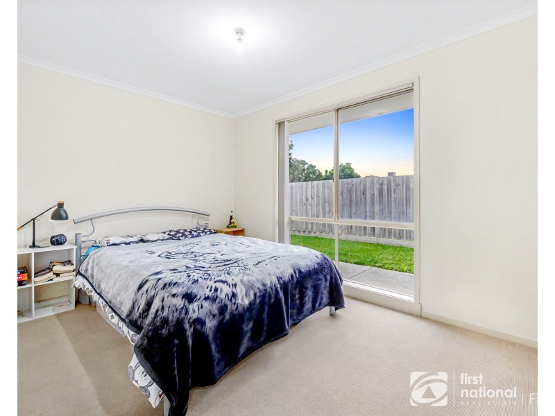 2/11 Rachel Drive, Cranbourne VIC 3977