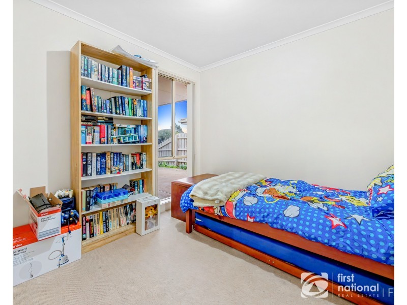 2/11 Rachel Drive, Cranbourne VIC 3977