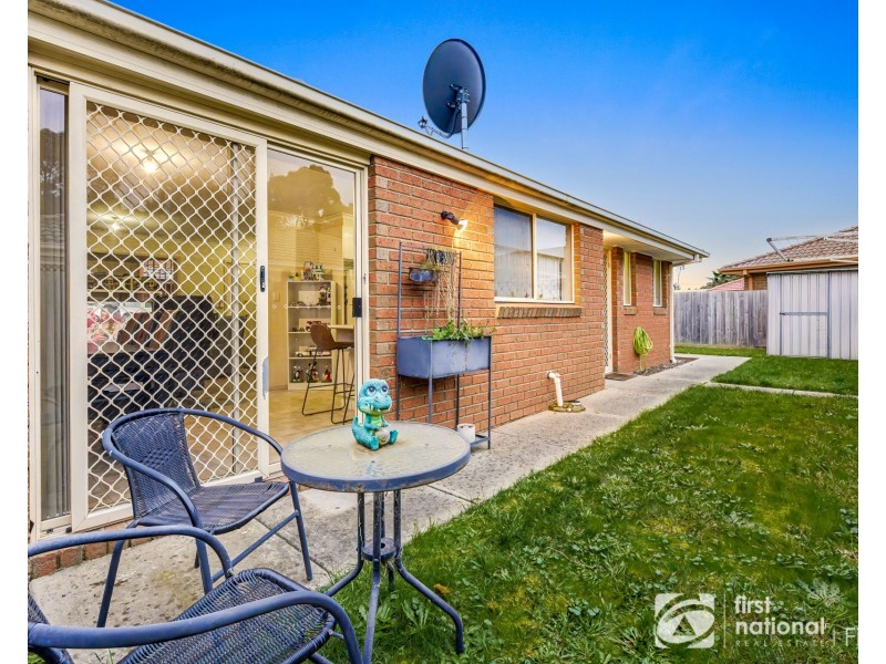 2/11 Rachel Drive, Cranbourne VIC 3977