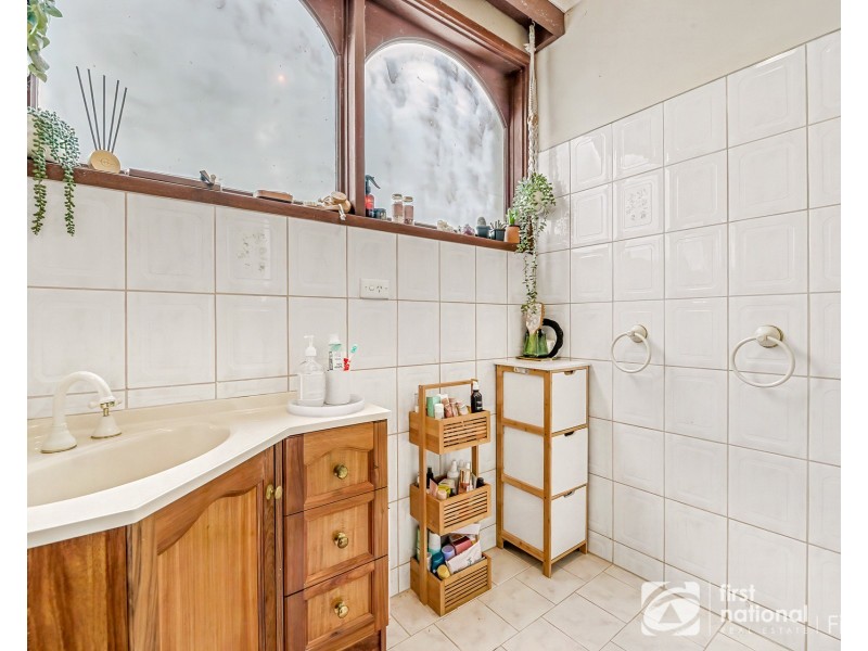 54 Worthing Road, Devon Meadows VIC 3977