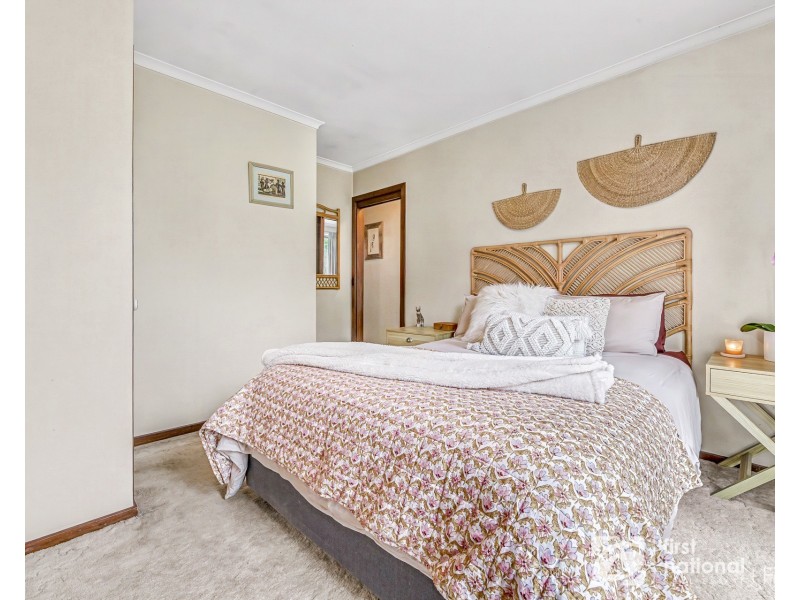 54 Worthing Road, Devon Meadows VIC 3977