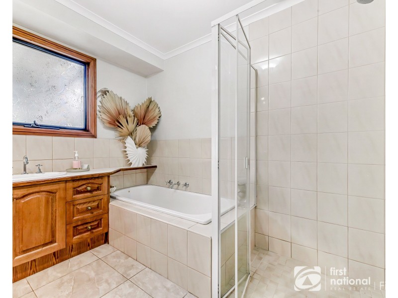 54 Worthing Road, Devon Meadows VIC 3977