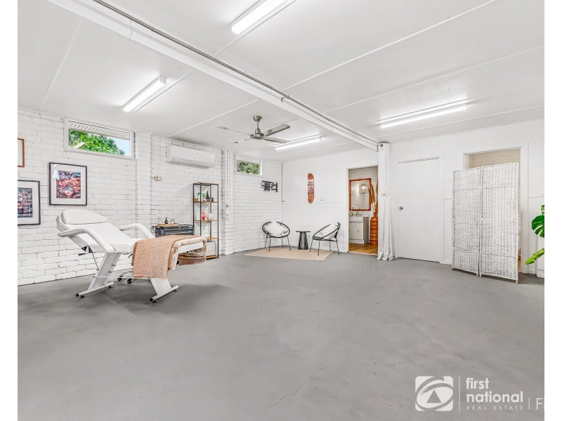54 Worthing Road, Devon Meadows VIC 3977
