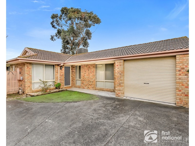 2/38 Cranbourne Drive, Cranbourne VIC 3977