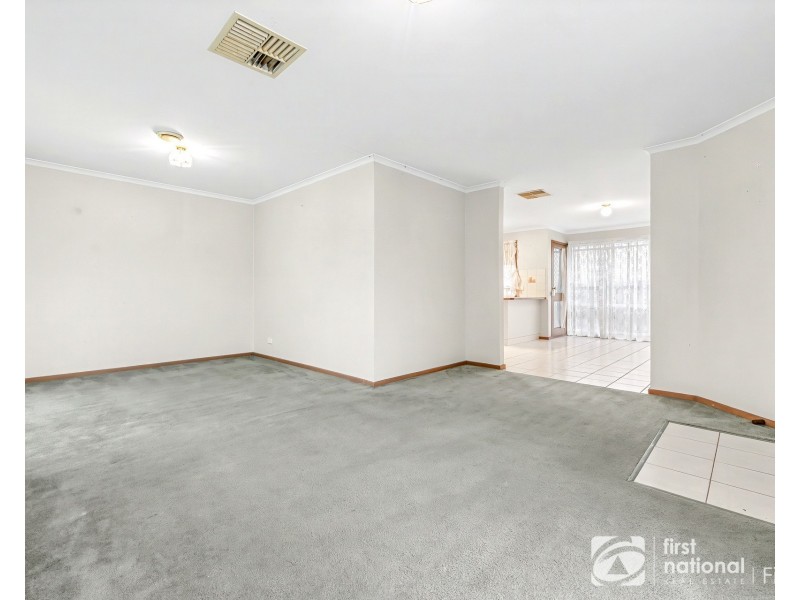 2/38 Cranbourne Drive, Cranbourne VIC 3977