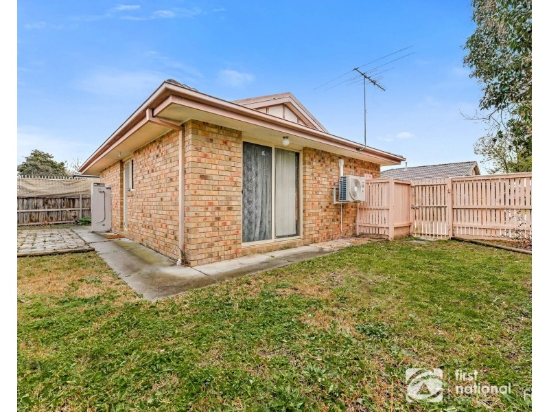2/38 Cranbourne Drive, Cranbourne VIC 3977