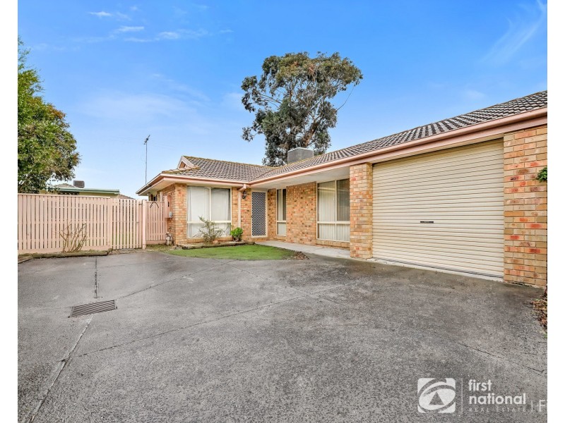 2/38 Cranbourne Drive, Cranbourne VIC 3977