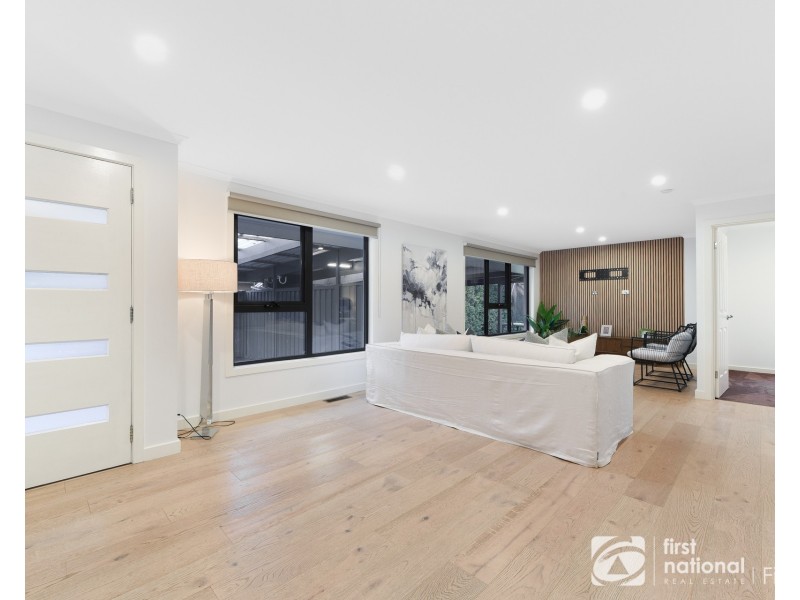 21 James Cook Drive, Cranbourne VIC 3977