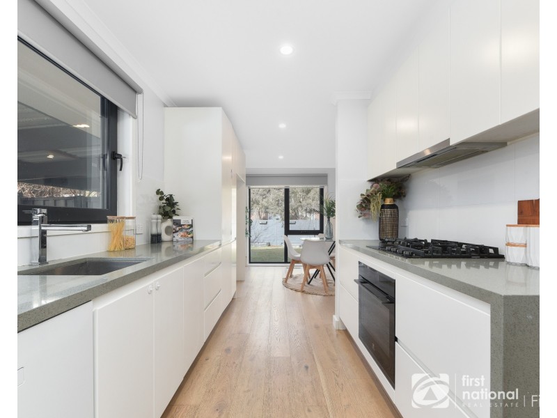 21 James Cook Drive, Cranbourne VIC 3977