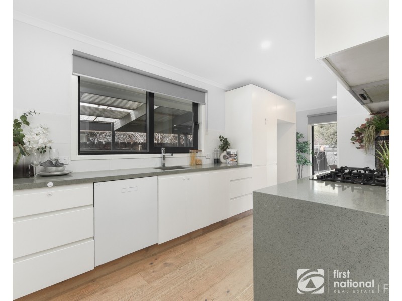 21 James Cook Drive, Cranbourne VIC 3977