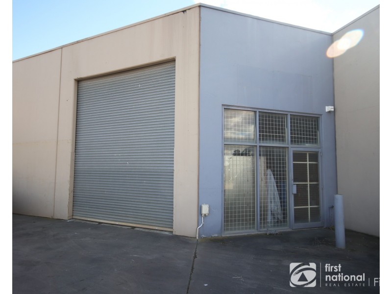 2/24 Station Street, Cranbourne VIC 3977