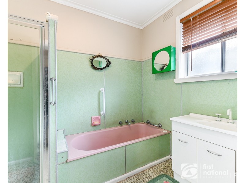 13 Lamb Street, Cranbourne VIC 3977