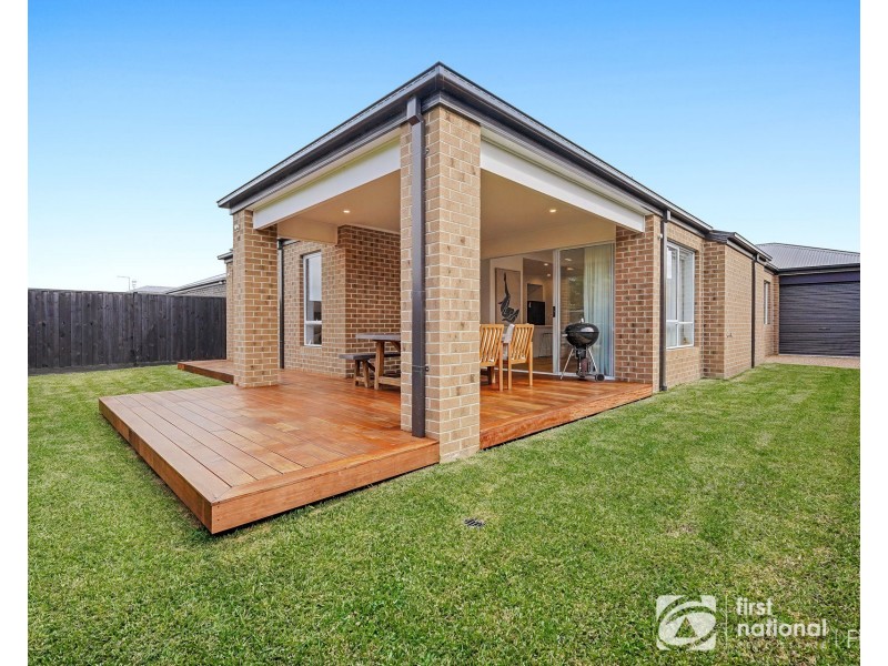 29 Sonata Way, Junction Village VIC 3977