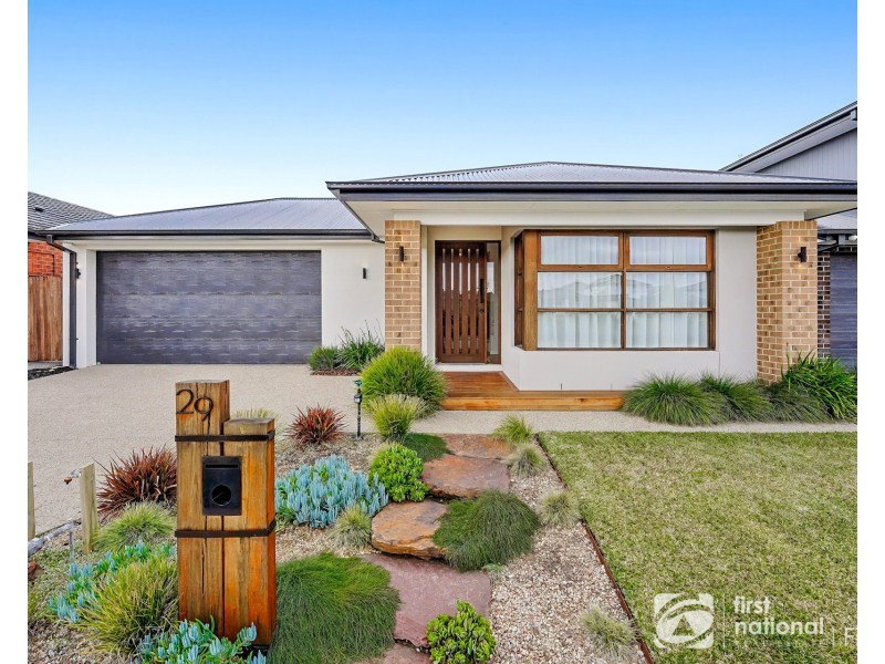29 Sonata Way, Junction Village VIC 3977