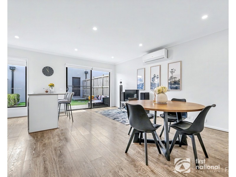 91 Ramlegh Boulevard, Clyde North VIC 3978