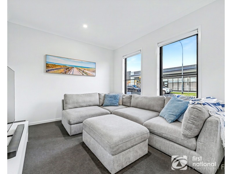 91 Ramlegh Boulevard, Clyde North VIC 3978