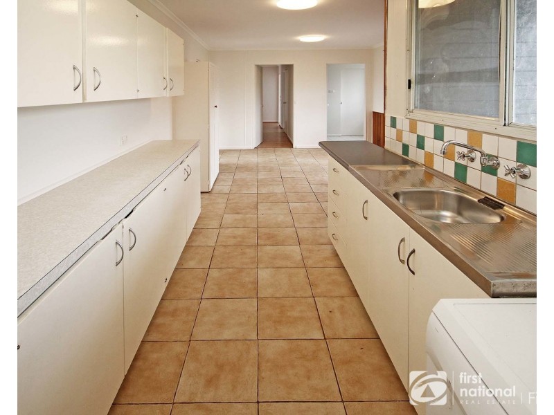 5 Fairbairn Road, Cranbourne VIC 3977