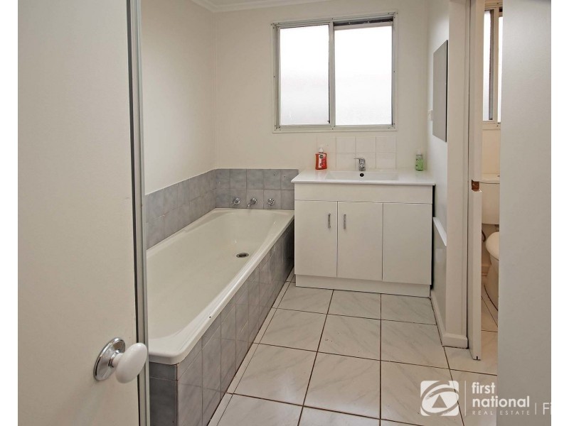 5 Fairbairn Road, Cranbourne VIC 3977