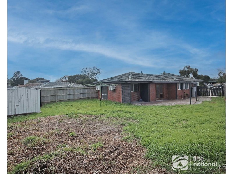 5 Fairbairn Road, Cranbourne VIC 3977