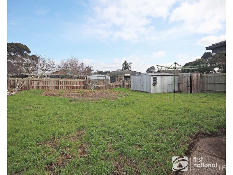 5 Fairbairn Road, Cranbourne VIC 3977