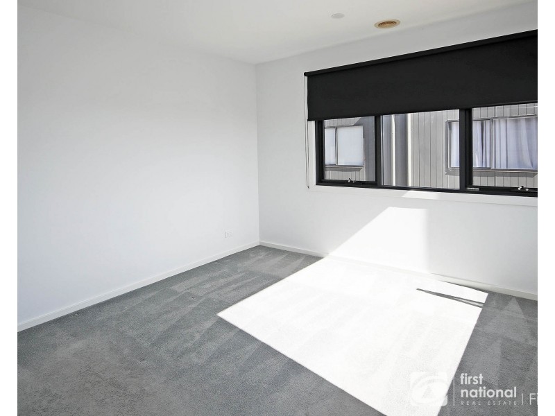 24 Push-Pea Way, Cranbourne West VIC 3977