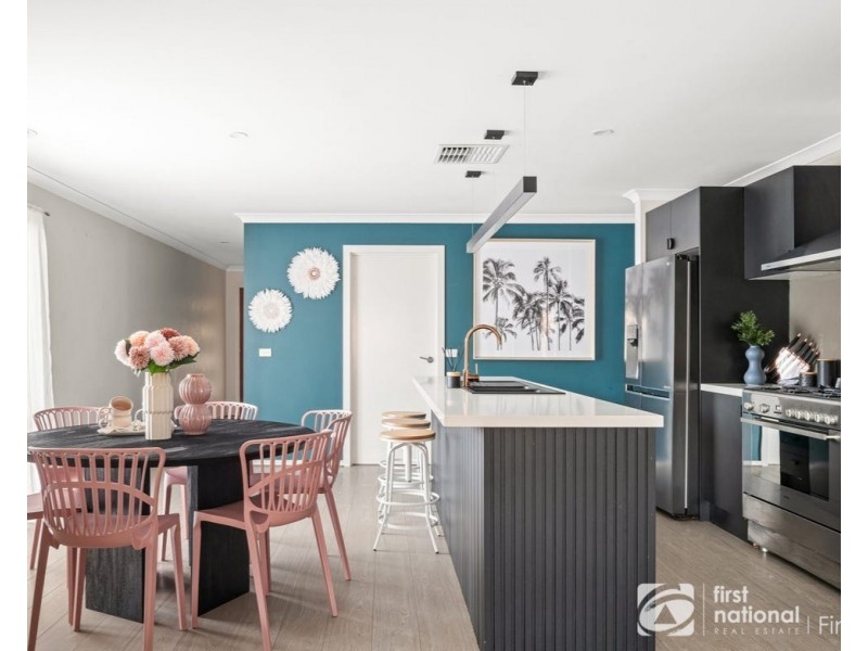 21 Eden Avenue, Skye VIC 3977