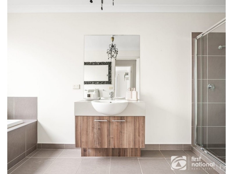 21 Eden Avenue, Skye VIC 3977