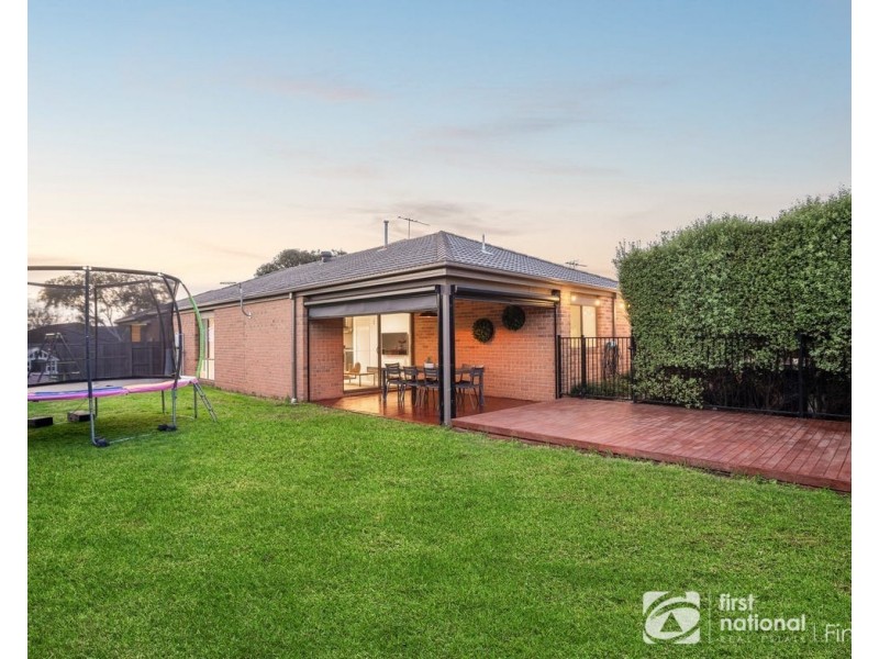21 Eden Avenue, Skye VIC 3977