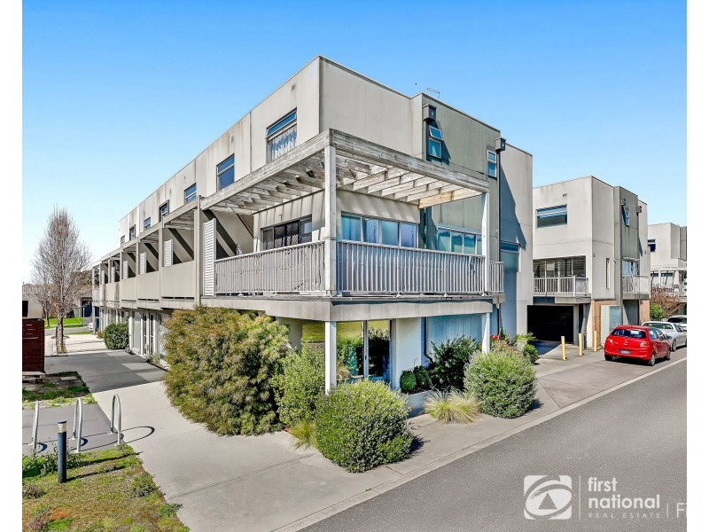 13 Rocket Lane, Cranbourne North VIC 3977