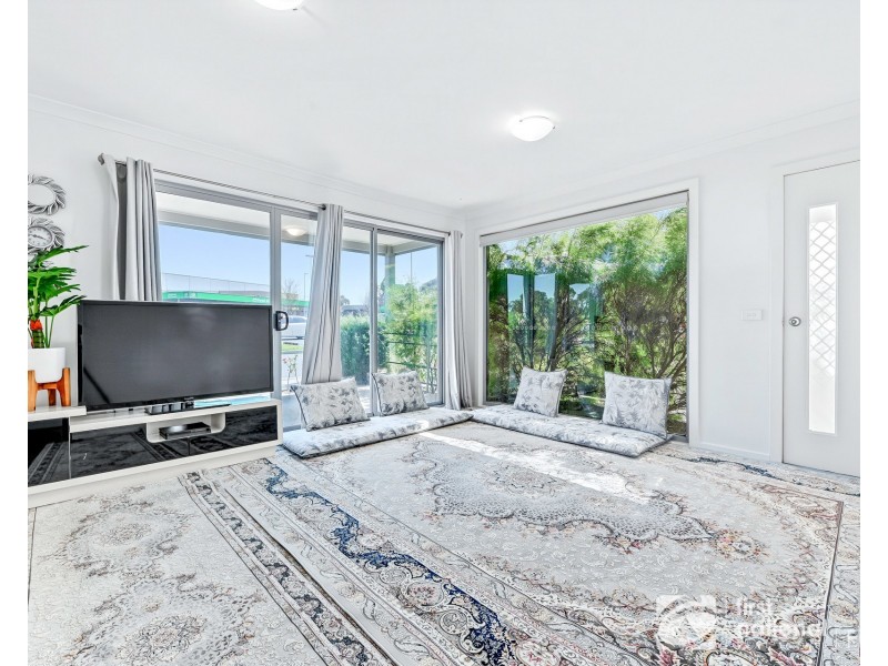 13 Rocket Lane, Cranbourne North VIC 3977