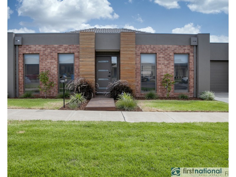 39 Hayton Park Boulevard, Cranbourne West VIC 3977