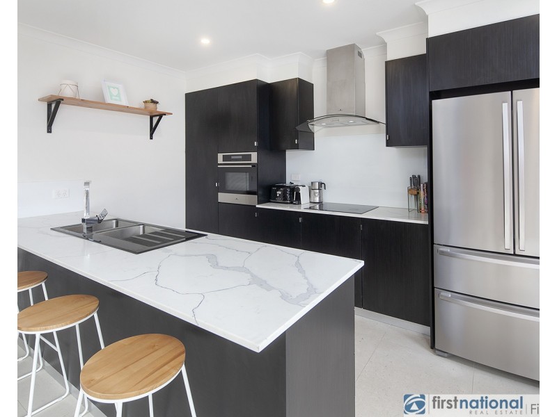 39 Hayton Park Boulevard, Cranbourne West VIC 3977