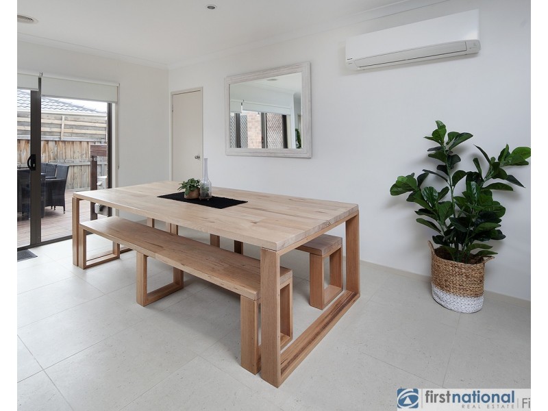 39 Hayton Park Boulevard, Cranbourne West VIC 3977