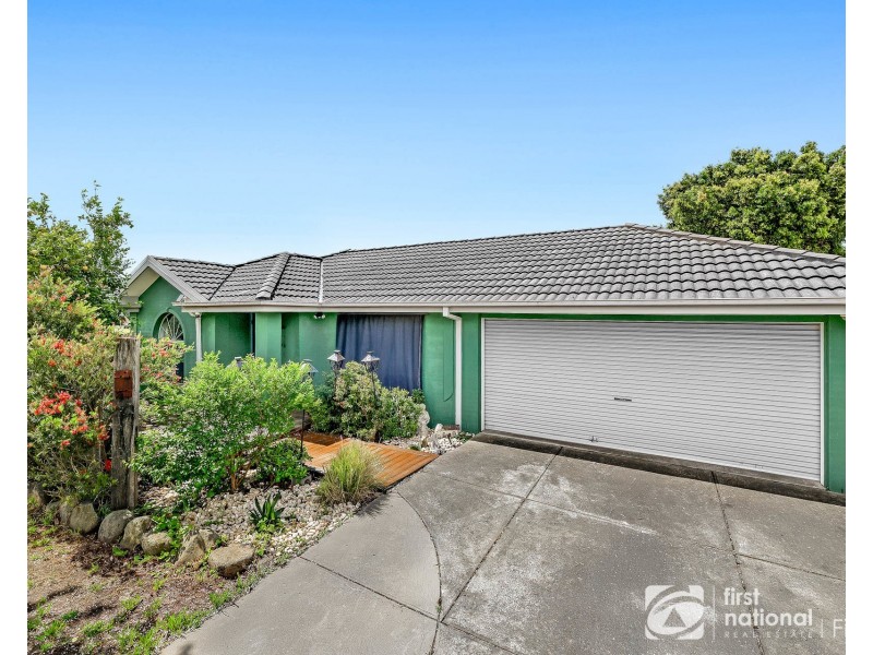 24 Middleham Close, Cranbourne West VIC 3977