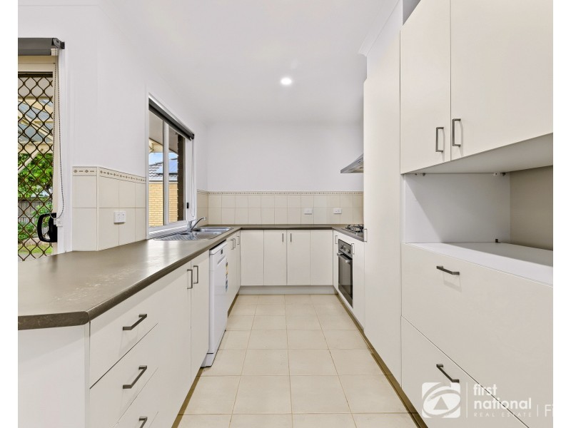 24 Middleham Close, Cranbourne West VIC 3977
