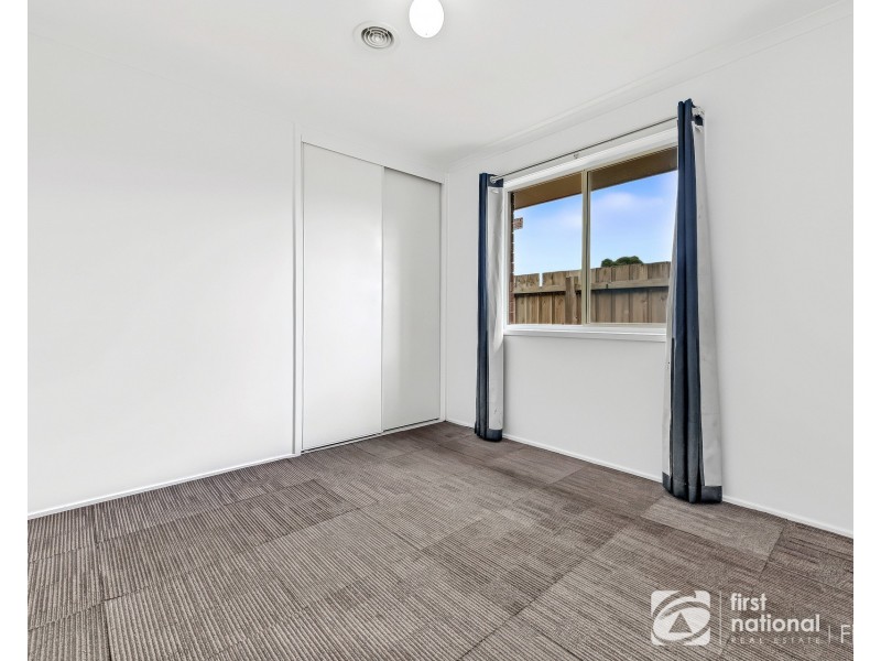 24 Middleham Close, Cranbourne West VIC 3977