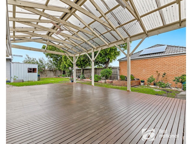 24 Middleham Close, Cranbourne West VIC 3977