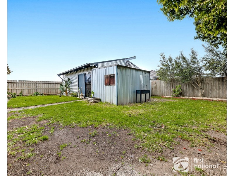 24 Middleham Close, Cranbourne West VIC 3977