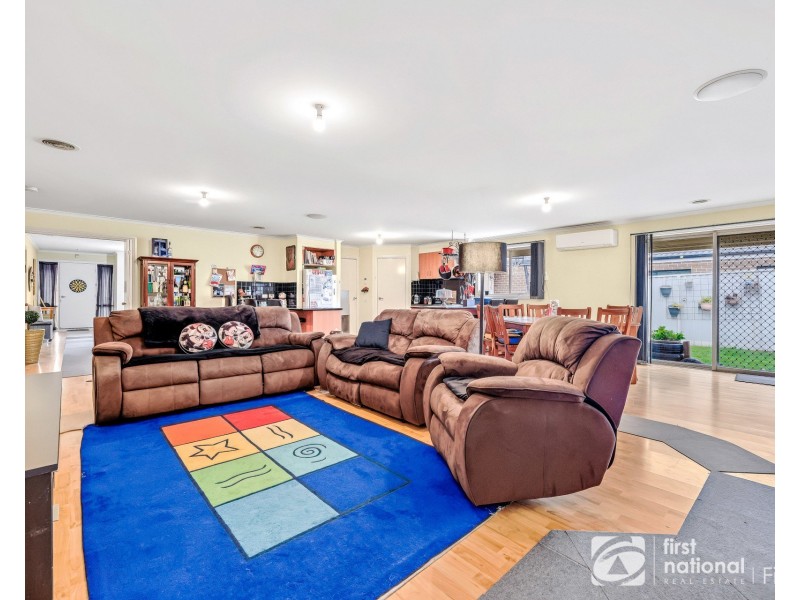 14 Stone Hill Circuit, Cranbourne East VIC 3977