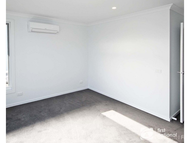 3/2 Mundaring Drive, Cranbourne VIC 3977