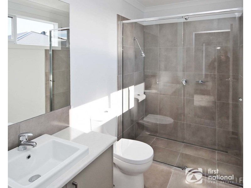 3/2 Mundaring Drive, Cranbourne VIC 3977
