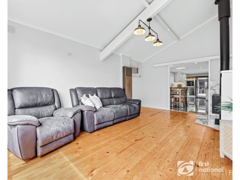 30 Benelong Crescent, Seaford VIC 3198
